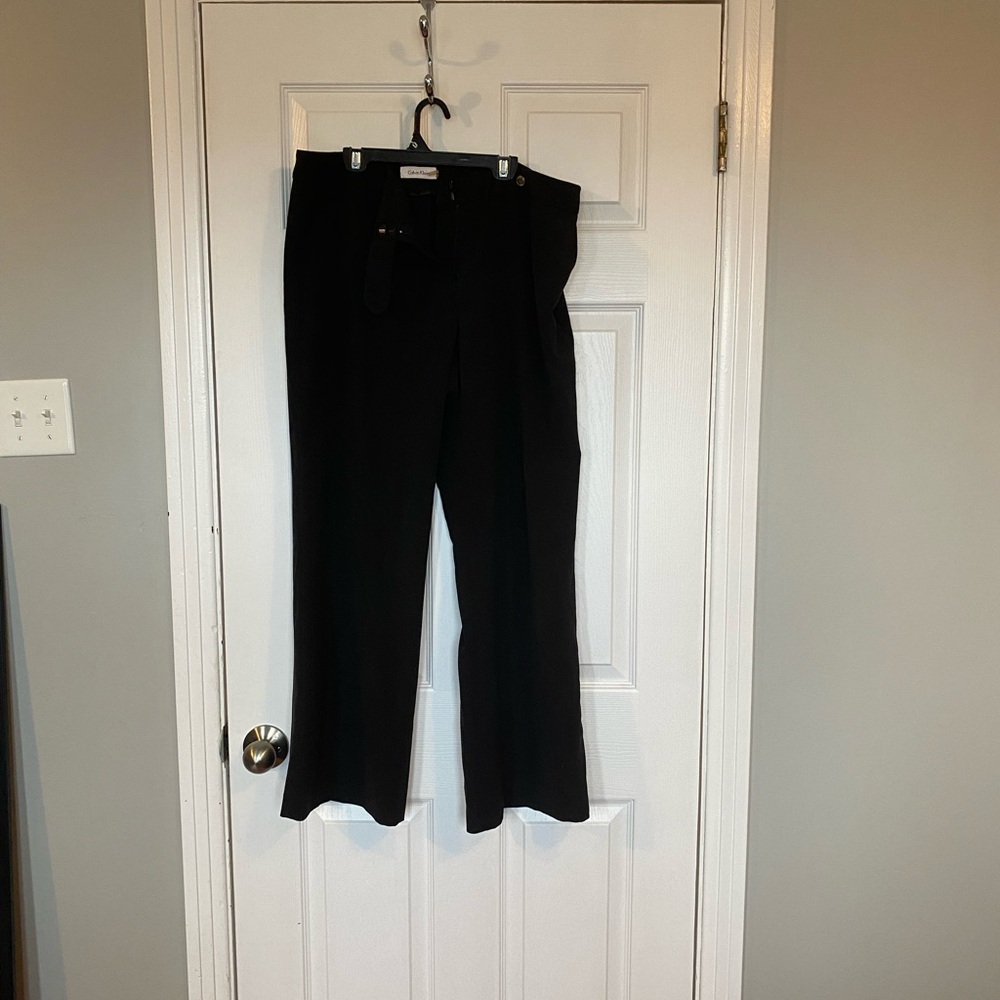 Women's Black Formal Pants
Calvin Klein 14P